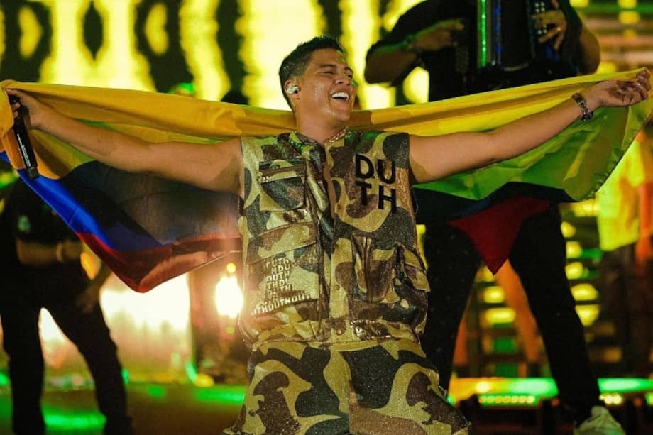 El artista Rafa Pérez invitó al escenario a la voz tenor Iván Villazón.