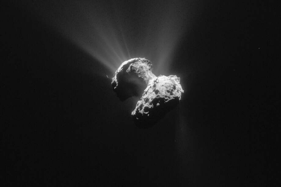 Rosetta terminará sus operaciones y permanecerá sobre la superficie del cometa 67P/Churyumov–Gerasimenko, un trozo de hielo y roca del tamaño de la isla de Providencia. / ESA