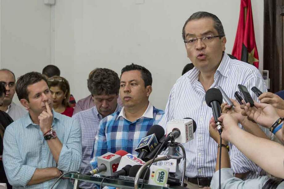El ministro del Interior, Fernando Carrillo, en la reunión con las autoridades de Norte de Santander, buscando salida a la crisis del Catatumbo. / Mininterior