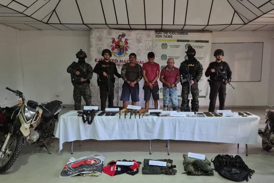 Entre los detenidos se encuentra alias “Arley”, quien tiene una condena por los delitos de rebelión, secuestro extorsivo, porte ilegal de armas y homicidio. Los otros dos son alias “Patapicha” y “Mil Amores”.