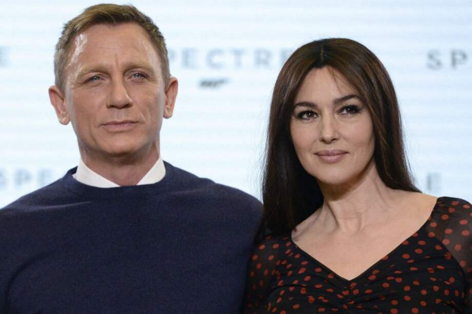 Daniel Craig junto a la actriz italiana Mónica Bellucci.