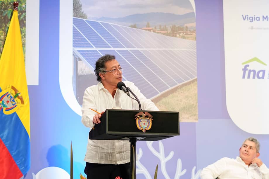 El presidente Gustavo Petro en Cartagena, en el Congreso Nacional de Municipios.