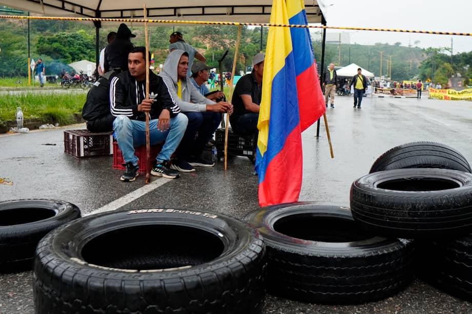 Uno de los puntos de mayor tensión durante el paro fue el paso en Lebrija, que impidió la movilización desde y hacia el aeropuerto Palonegro.