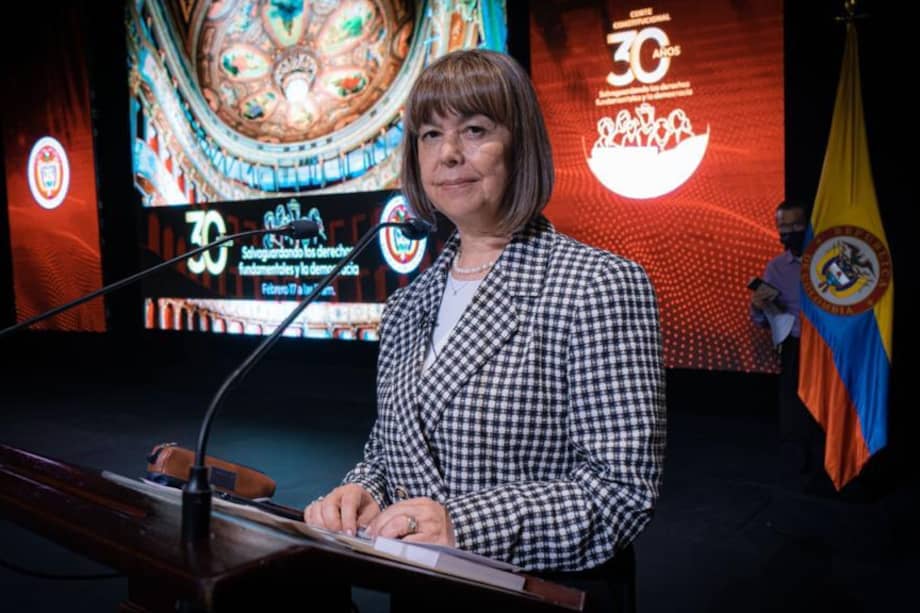 La Constitución Política es considerada un hito en nuestro país, es uno de los acontecimientos que ha dividido nuestra historia como colombianos en un antes y un después, y Martha Victoria Sáchica escribió artículos que actualmente son la base para proteger derechos fundamentales.