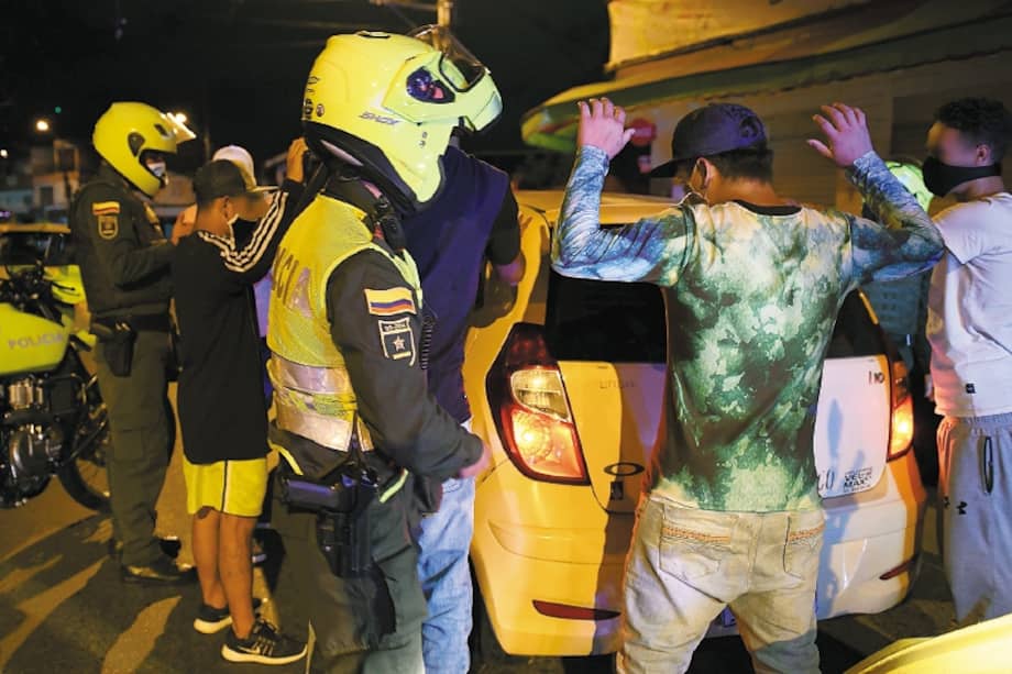 Las autoridades de Cali, Barranquilla, Medellín y Cartagena han intervenido más de 7.500 fiestas durante la cuarentena. / Cortesía: Policía Nacional