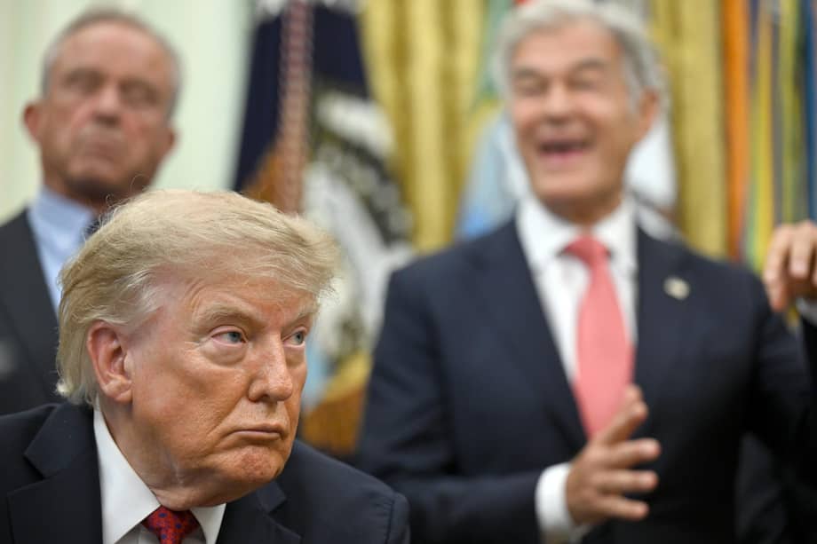 El presidente de Estados Unidos, Donald J. Trump, encabeza un anuncio sobre asequibilidad de la atención médica en el Despacho Oval de la Casa Blanca, en Washington D. C., Estados Unidos, el 31 de agosto de 2026.