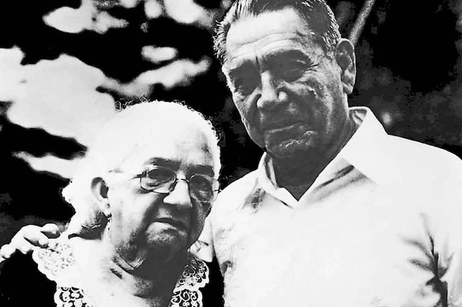 Luisa Santiaga Márquez Iguarán y Gabriel Eligio García, padres de Gabriel García Márquez, y en cuya historia se inspiró “El amor en los tiempos del cólera”.