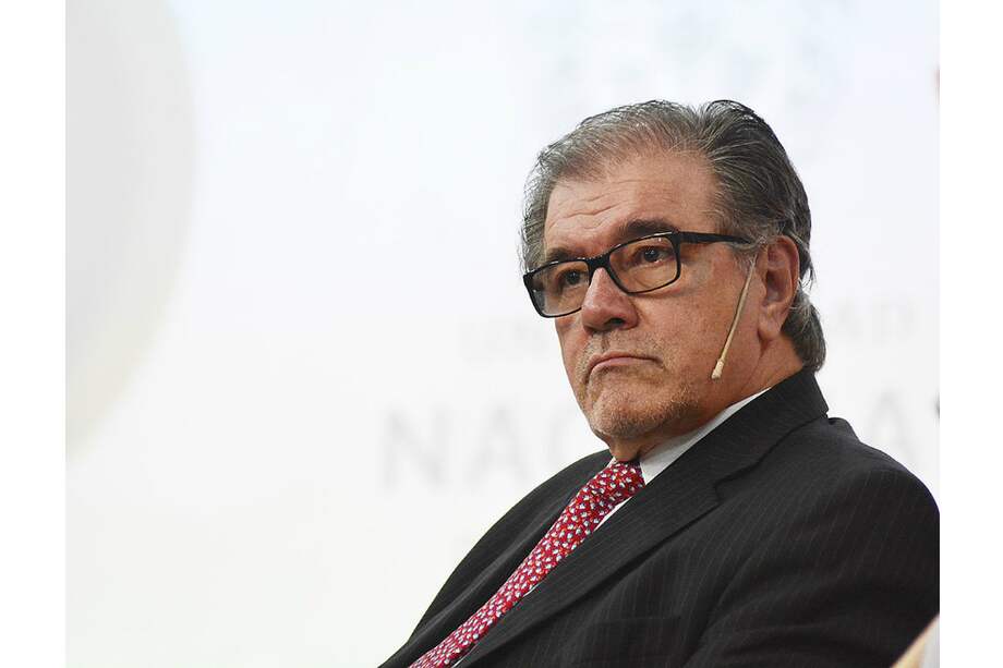 El profesor Alejo Vargas es invitado habitualmente a dar conferencias en la Escuela Superior de Guerra, en el curso de ascenso de coroneles. Agencia de Noticias UN.