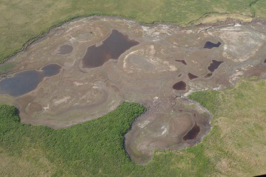 Un lago del Ártico casi seco.