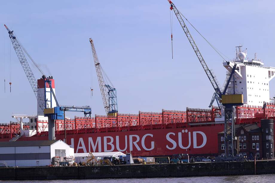 La agencia dpa con sede en Hamburgo, cuarta agencia mundial fundada en 1949, suprime 40 de sus 50 puestos en español. / Bloomberg News