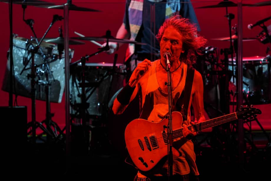 Concierto de Robe, exlíder de la banda Extremoduro, dentro del marco del 43º Festival de la Guitarra de Córdoba.