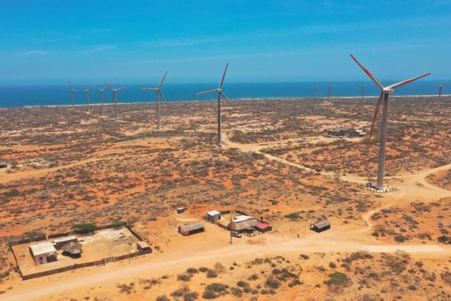 Imagen del parque Jepírachi del Grupo EPM en La Guajira. Entre 2021 y 2023 entrarían en funcionamiento parques eólicos que llegarían a producir el 20 % de la energía eléctrica que demanda Colombia. / Cortesía: Manuel Salinas Bustamante