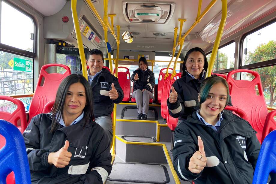 Todos los buses de esta ruta son conducidos por mujeres.