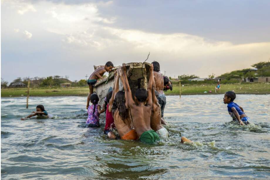 “La comunidad posee un deseo inconmensurable por exponerse ante el mundo y por recordarse que no está tan sola ni tan insular.” / Linda Esperanza Aragón