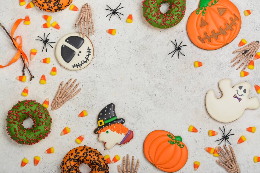 Te traemos 5 ideas para que decores tu oficina de Halloween con todo tu equipo de trabajo, saca a flote tu creatividad.