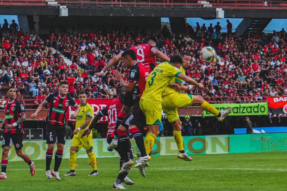 El duelo santandereano abrió la tercera fecha de la Liga BetPlay y dejó el marcador en tablas.