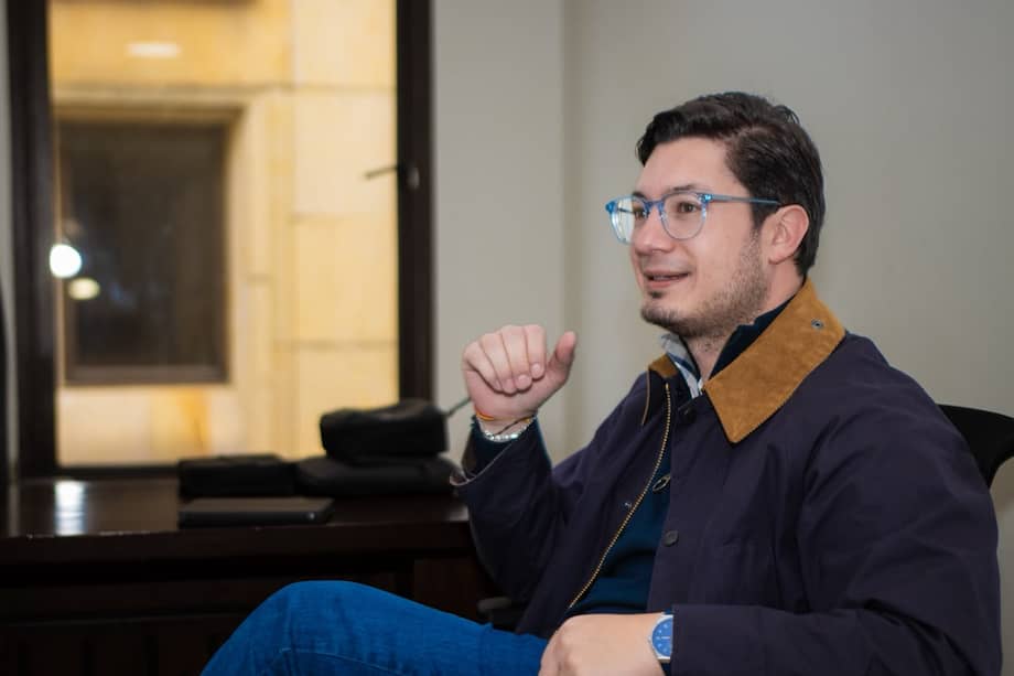 Representante a la Cámara Daniel Bernal.