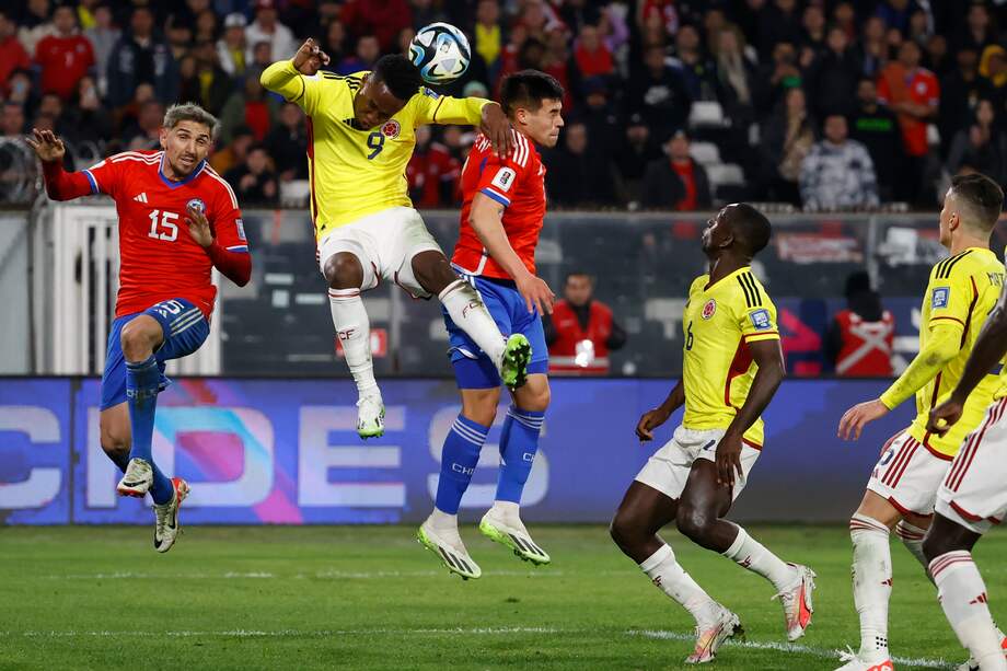 Colombia empató 0-0 ante Chile en Santiago y lleva cuatro puntos en la eliminatoria. EFE/ Elvis González