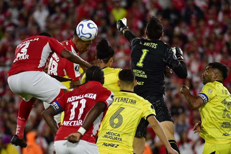 Santa Fe y Peñarol empataron en El Campín.