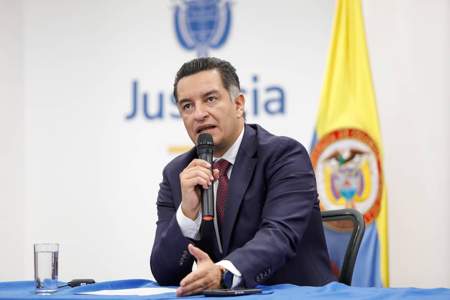 El ministro encargado, Andrés Idárraga, anunció las medidas en la tarde de este jueves 15 de enero.