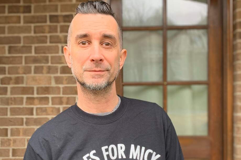 Pete Parada ha dicho que no guarda sentimientos negativos en contra de su banda The Offspring, a pesar de no estar de acuerdo con su expulsión.