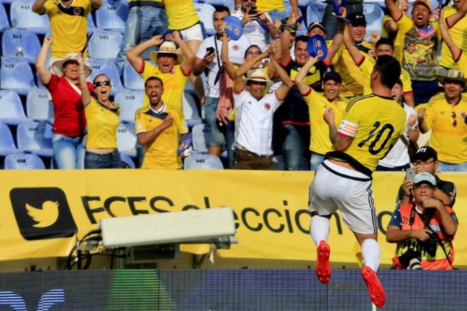 James Rodríguez celebra el gol con el que abrió el triunfo contra Venezuela en el Metropolitano. Foto: AFP