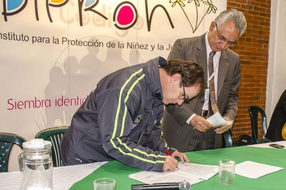 El director del Idipron, José Miguel Sánchez y el secretario Distrital de Gobierno, Guillermo Alfonso Jaramillo