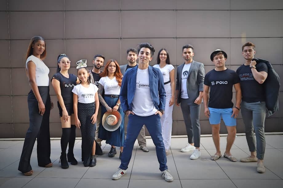 Yovany Ramírez es bogotano y un emprendedor que trabaja desde su marca para resaltar la cultura colombiana desde las expresiones de cada rincón del país.