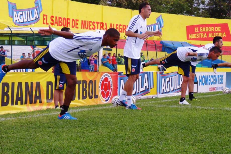 Jugadores del combinado patrio durante entrenamiento efectuado en el estadio Romelio Martínez. / Cortesía Colfútbol