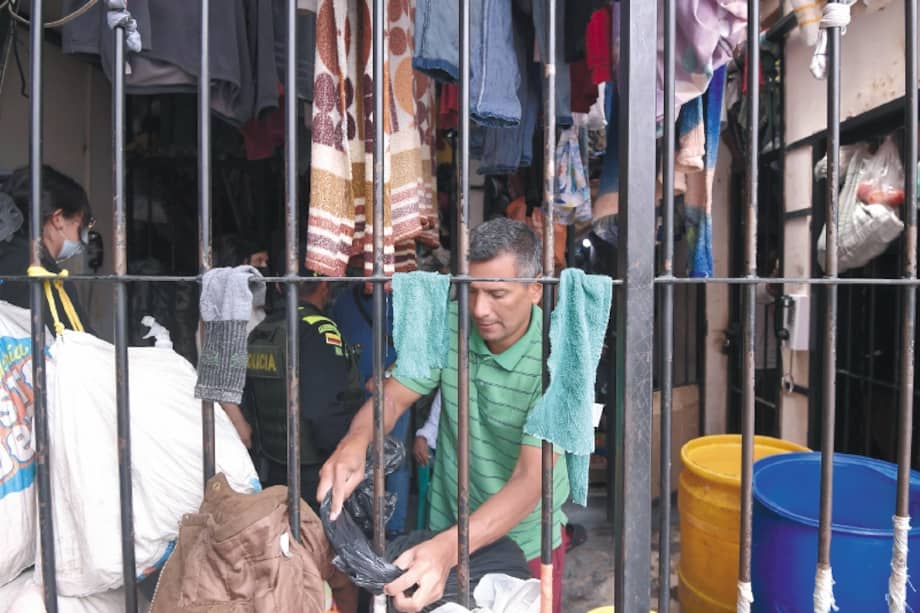 La Corte Constitucional tomó una medida enfocada a intentar solucionar la "crisis humanitaria" que se vive en los centros penitenciarios de Colombia.