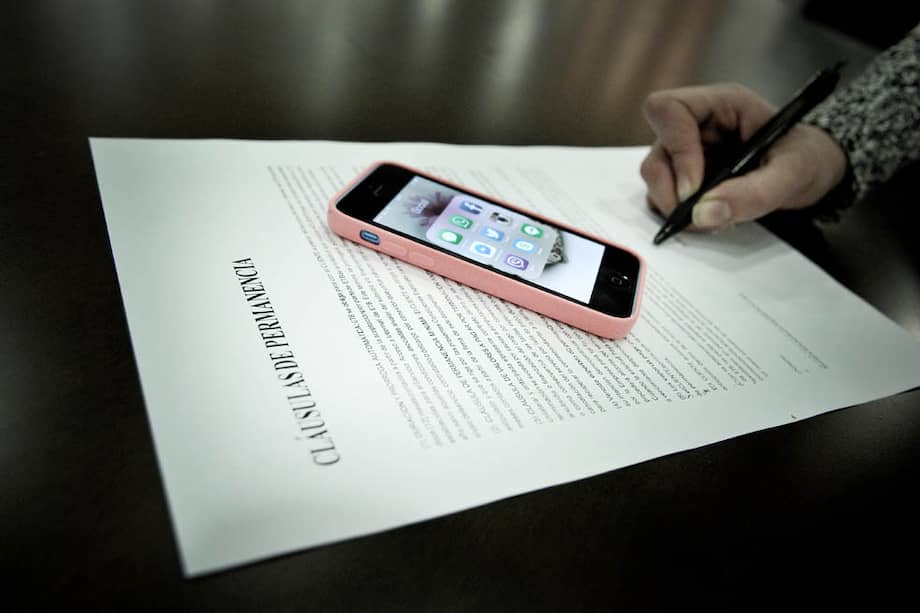 Con la eliminación de la cláusula de permanencia los usuarios podrán cambiar de operador sin esperar sanción de las compañías. / Nelson Sierra