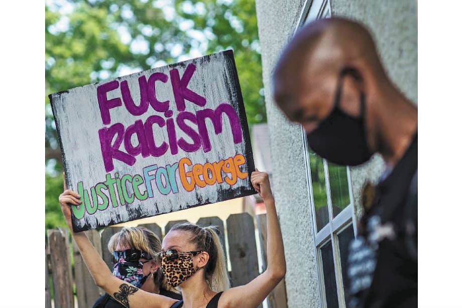 Según el sociólogo jamaiquino Stuart Hall, “el desmantelamiento del racismo no reside en la divulgación de lugares comunes y discursos políticamente correctos, sino en derrocar la estructura que lo sostiene”.