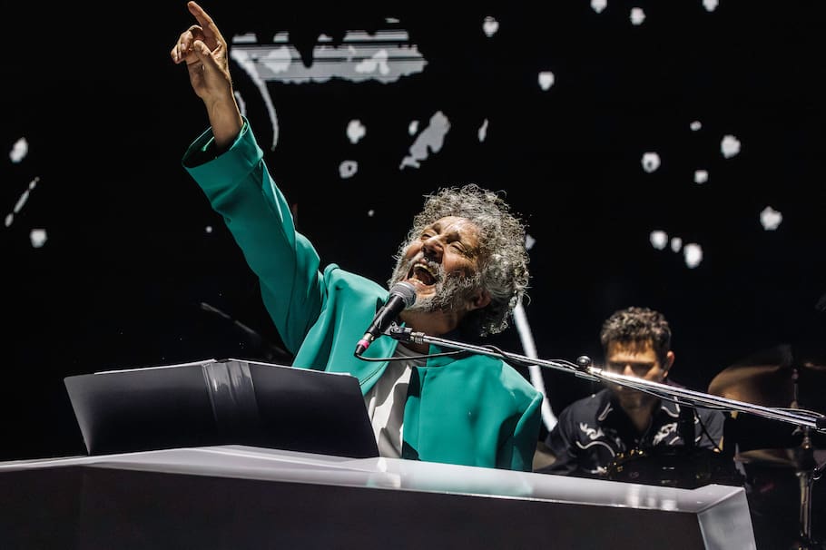 El cantautor argentino compartió dos horas de música, en las que repasó sus más grandes éxitos y sus temas más recientes.