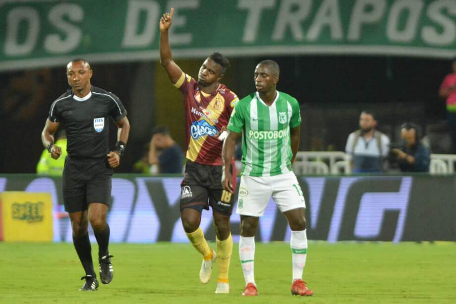Marco Pérez marcó uno de los goles del Tolima en el estadio Atanasio Girardot de Medellín. / Luis Benavides