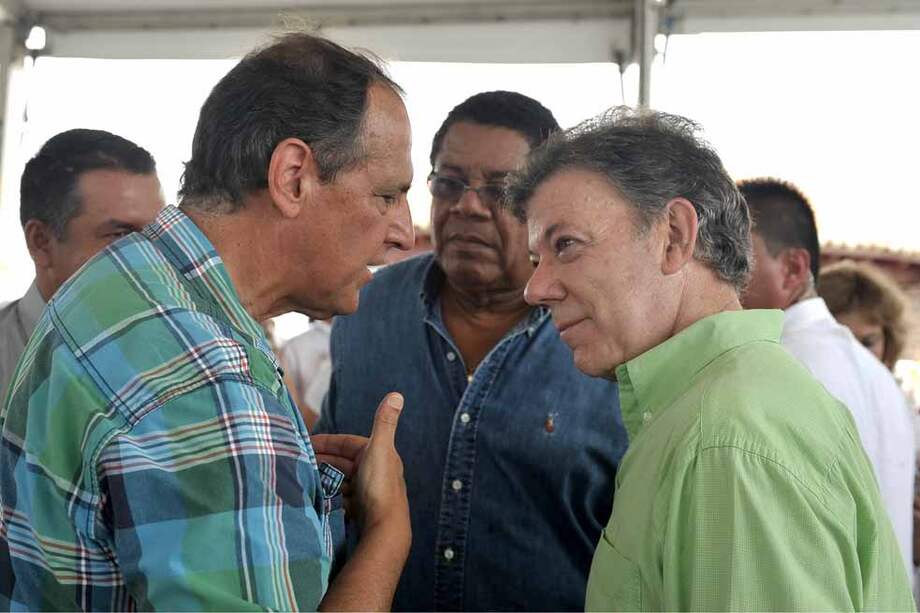 El presidente Santos le pidió a Juan Camilo Restrepo quedarse en el Ministerio de Agricultura mientras se evacúa el tema agrario en La Habana. / Presidencia