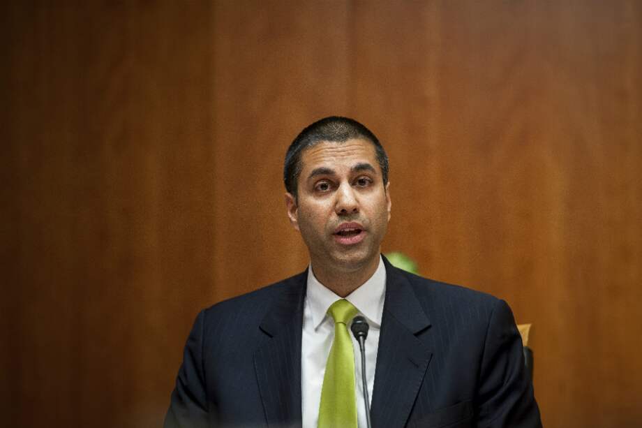 Ajit Pai, comisionado de la FCC, en Estados Unidos, quien quiere echar para atrás las reglas sobre neutralidad de la red que hay en ese país. / Bloomberg