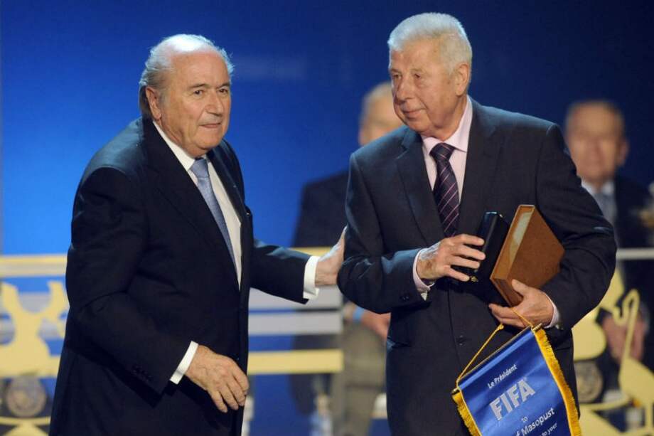 Joseph Blatter no asistirá a la final del Mundial Femenino. Foto: AFP