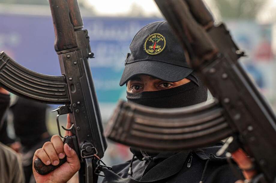 Miembros del grupo militante Yihad Islámica de palestino participan en una manifestación en el sur de la Franja de Gaza.