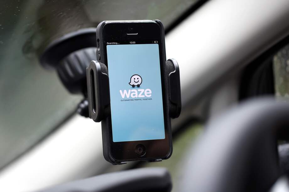 Las aplicaciones de navegación y GPS son las más populares en las tiendas digitales de dispositivos móviles por sus herramientas de transporte y movilidad.