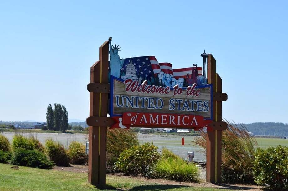 Las personas podrán volver a cruzar a Estados Unidos desde Canadá o México mientras estén vacunadas.