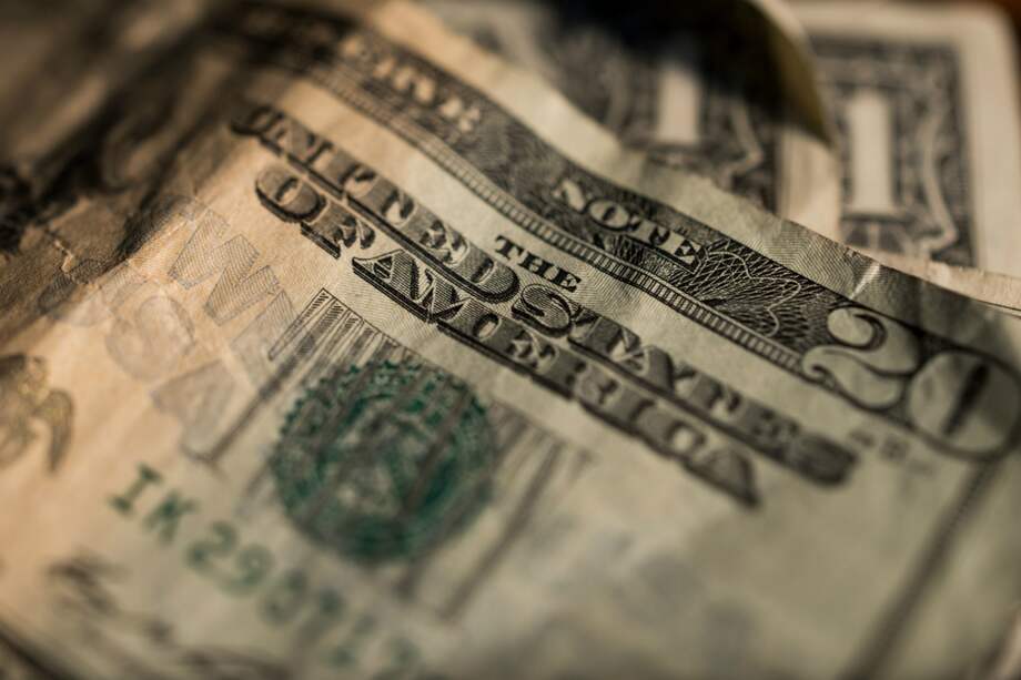 El dólar amaneció con un alza de $20. / Bloomberg.