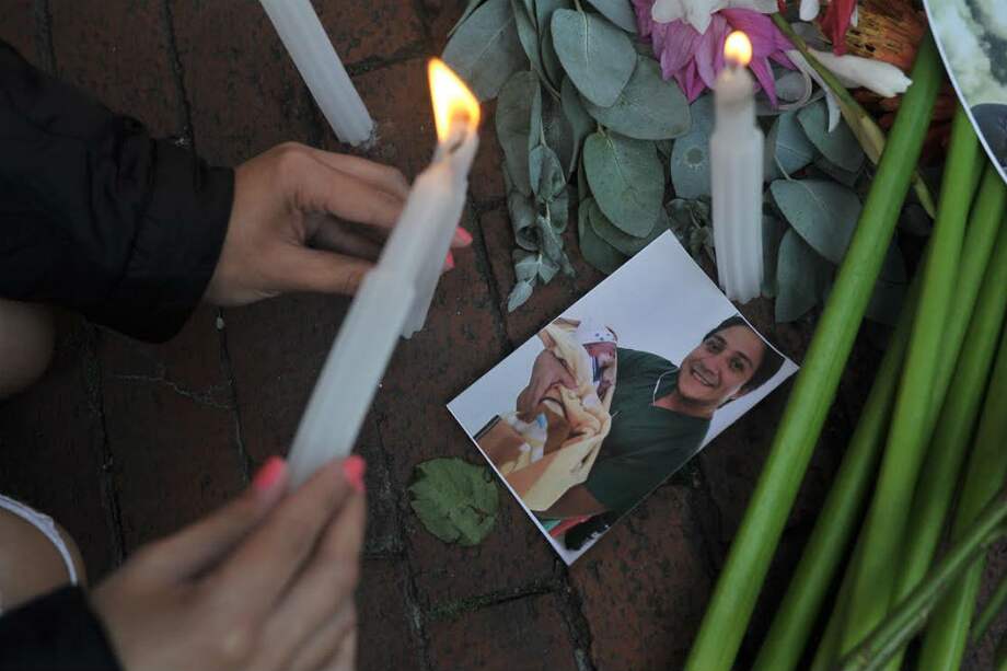 En la tarde del sábado, la familia y los amigos de Fabián Herrera realizaron un plantón en la zona T. / Óscar Pérez