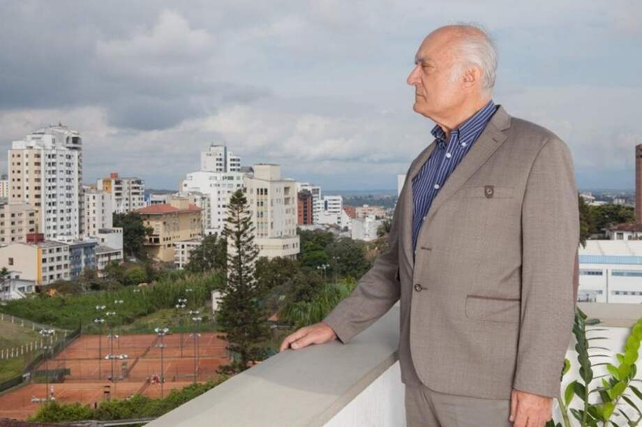 Fundador de Frisby fue premiado por su trayectoria empresarial