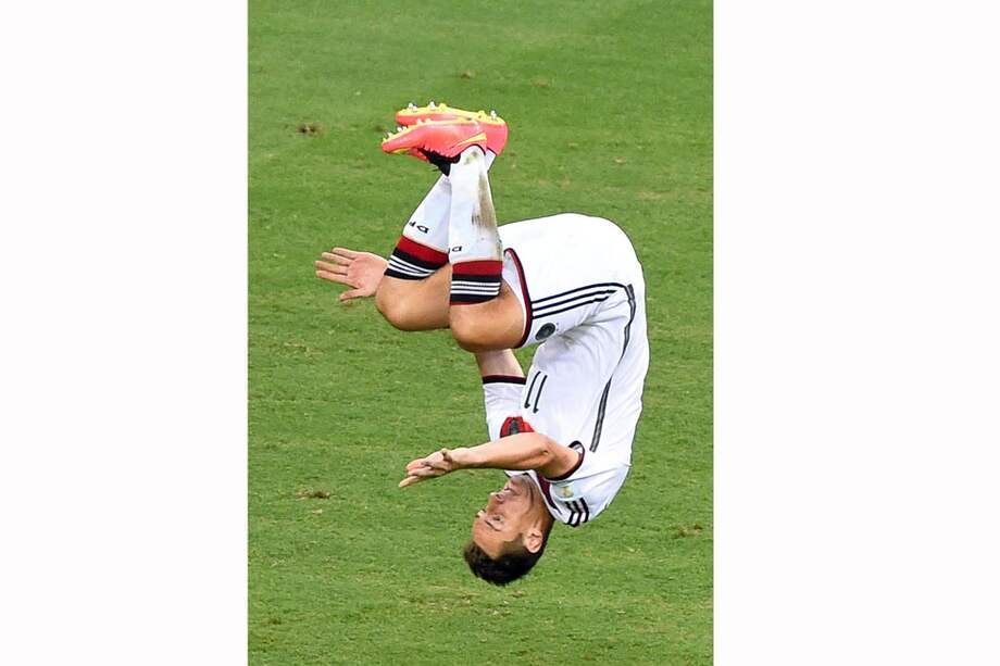 Así celebró Miroslav Klose el tanto que le marcó a Ghana. / EFE