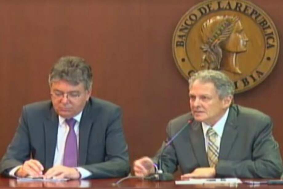 Mauricio Cárdenas (ministro de Hacienda), Juan José Echavarria (gerente del Banco de la República)./