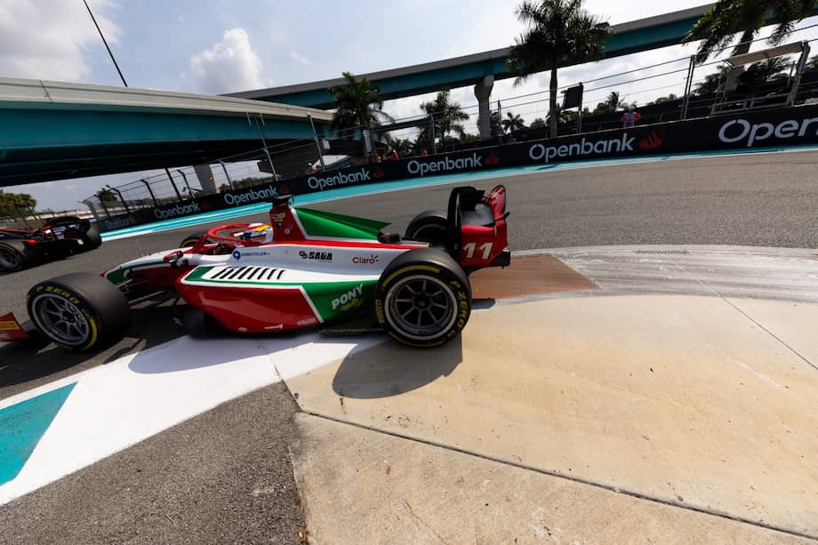 El Prema Racing (#11) de Sebastián Montoya en el Autódromo Internacional de Miami en el Gran Premio de la F2.