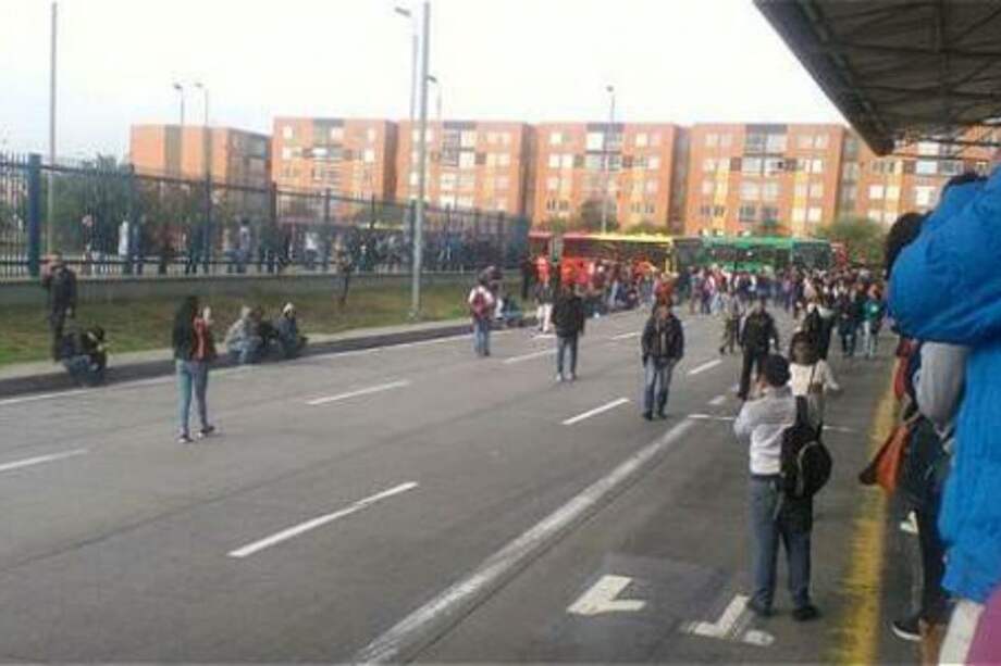 Así bloquearon los usuarios el Portal de las Américas. / @sandrick333