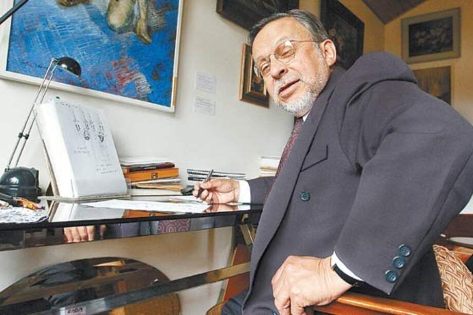 “Sonrío cuando hago una caricatura, pero a veces sufro”: maestro Osuna