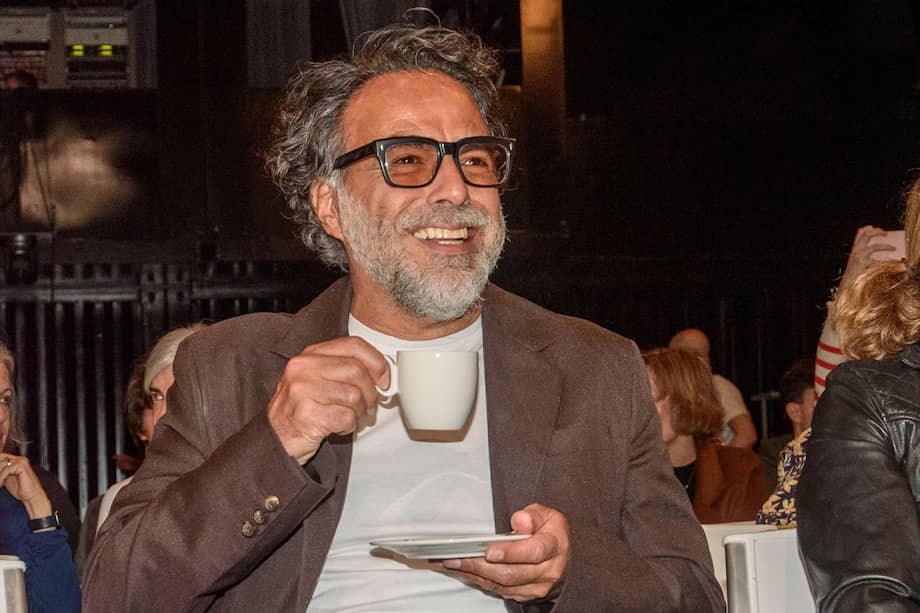 El cineasta mexicano Alejandro González Iñarritu ha inaugurado este viernes en Bilbao su instalación artística 'Carne y Arena', sobre el viaje de personas migrantes y refugiadas mexicanas y centroamericanas.