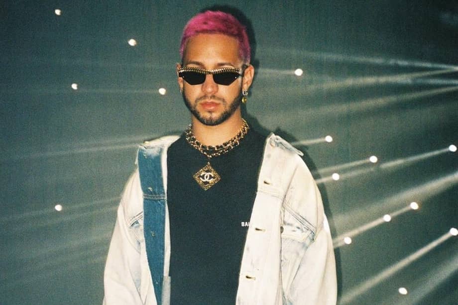 Gabriel Mora Quintero, más conocido como Mora, es un cantante, compositor y productor musical puertorriqueño del género urbano.